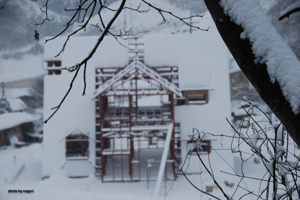 눈 쌓인 단양 스틸하우스 공법 전원주택 소구리하우스 신축공사 현장 설경(雪景) - 2010년 1월 3일 오후 